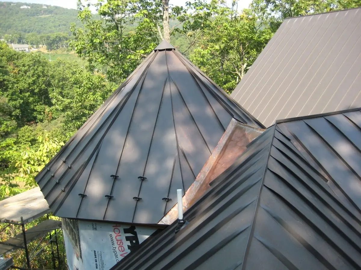 Professional Gutter Cleaning by Craftsman Roofing in Skyline Boulevard
